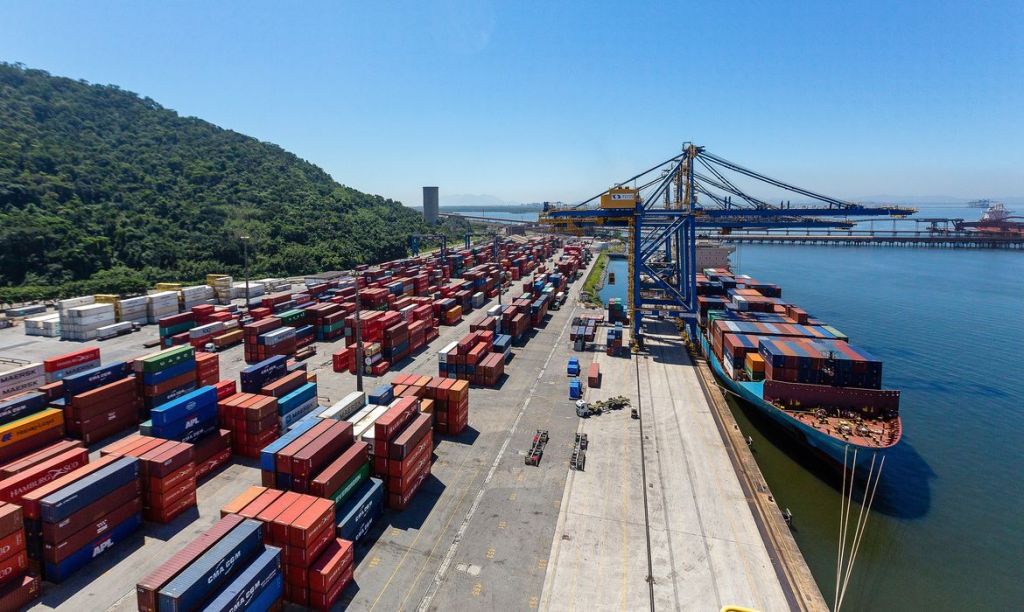 Balança comercial brasileira bate recorde em 2024 é chega a cerca de R$ 494,15 milhões