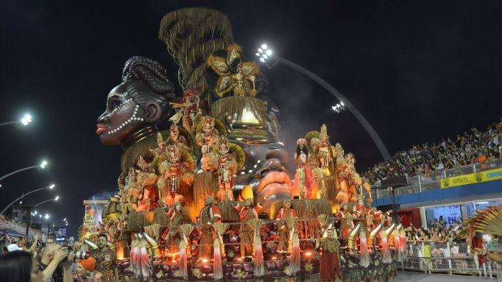 Carnaval 2024: veja como foi a primeira noite de desfile das escolas de samba em São Paulo